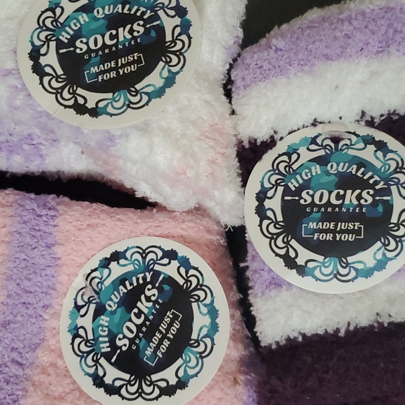 💙 4/$20  Pairs of Soft Fluffy Warm Socks - Picture 2 of 4